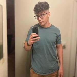 Meet your Posher, Aaron